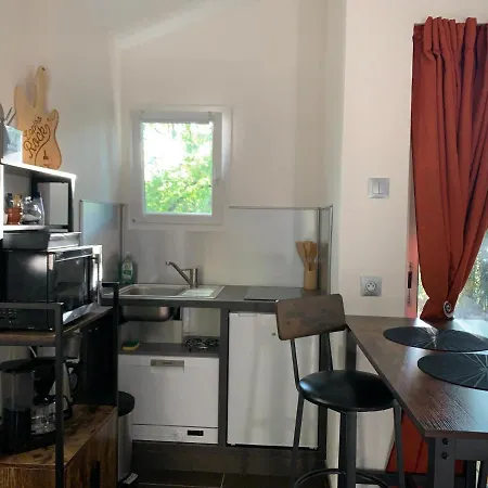 Le Mazet, Studio Avec Terrasse Et Acces Piscine Saint Alban Auriolles Exterior photo