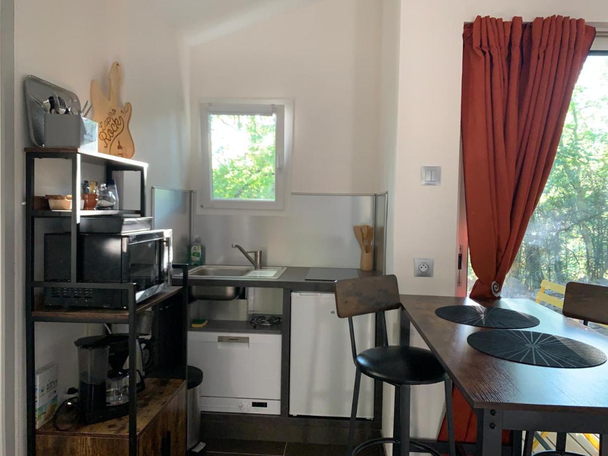 Apartment Le Mazet, Avec Terrasse Et Acces Piscine Saint Alban Auriolles